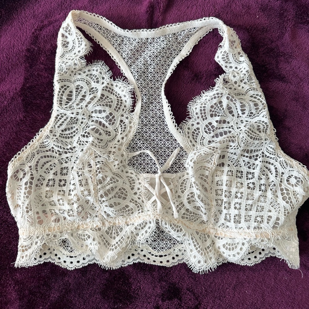 Victoria’s Secret Large Lace Bralette
